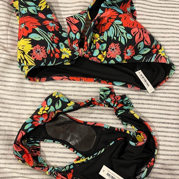 DONATED NWT Adore Me bikini Top size L/bottoms M - Picture 3 of 3